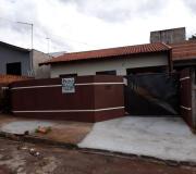 Casa para Venda, em Arapongas, bairro Jardim Bela Vista, 2 dormitórios, 1 banheiro, 2 vagas