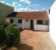 Casa para Venda, em Arapongas, bairro Jardim Santo Antônio, 2 dormitórios, 1 banheiro, 4 vagas