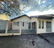 Casa para Venda, em Arapongas, bairro Jardim Interlagos, 2 dormitórios, 1 banheiro
